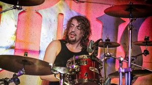 Барабанистът на SEVI BAND Песните ни призовават хората да живеят