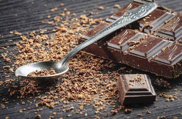Черният шоколад предотвратява затлъстяването