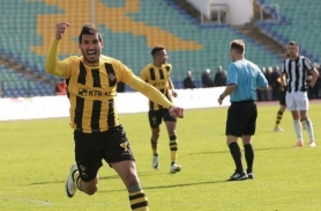 Хамза отново тренира с Ботев