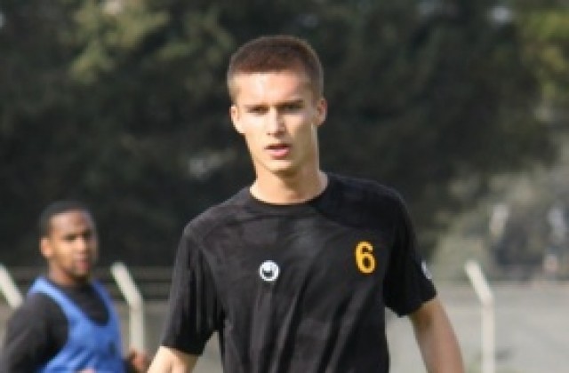 Талант на Ботев подписа първи професионален договор