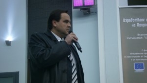 Григоров пише до министър Михайлова заради парк Българка