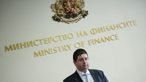 Минималната заплата ще стигне 450 лева през 2017а