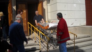 Възрастна жена припадна на опашка за пенсии