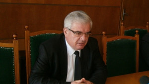 ПрофСтойков Изумен съм от късата памет на бившия председател на