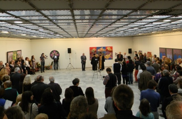 Проф. Пламен Легкоступ отбеляза своята 55- годишнина с изложбата 5&5