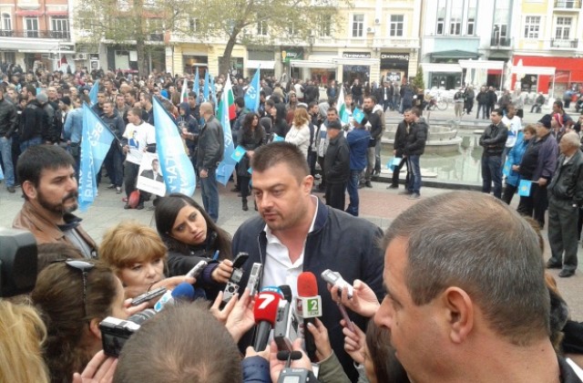 Бареков обяви : Бойко е нацист, а Станишев лъжец