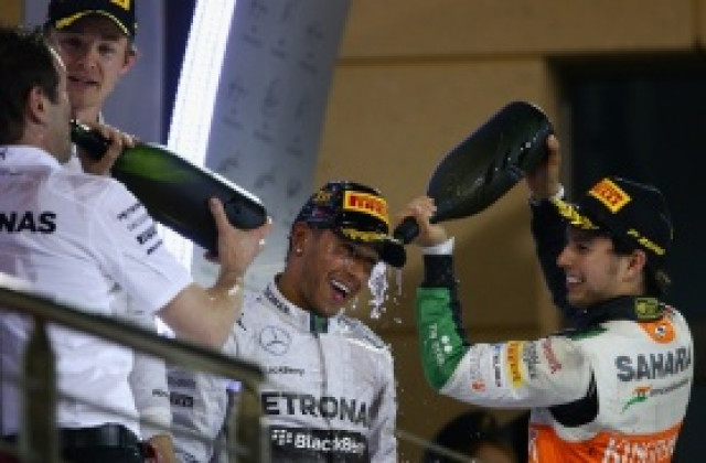 Супер Люис остави Розберг на второ място в Бахрейн