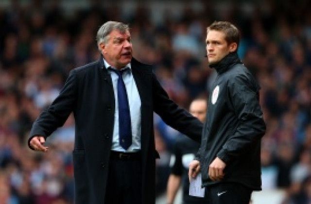 Големият Сам скочи на рефера след мача с Ливърпул