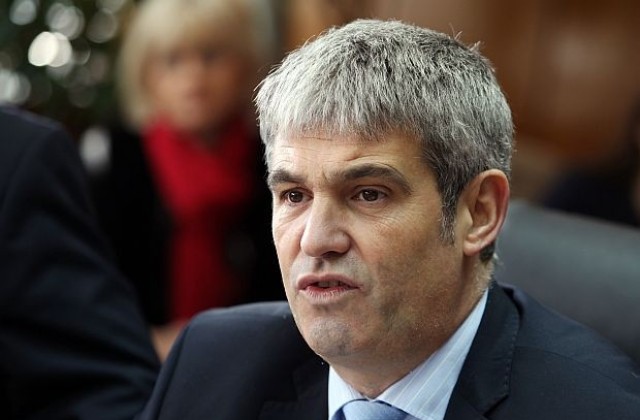 Синдикатите настояват работниците да имат повече права да договарят заплатите си