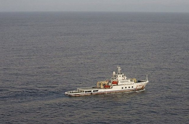 Австралийски кораб засече нови сигнали в Индийския океан