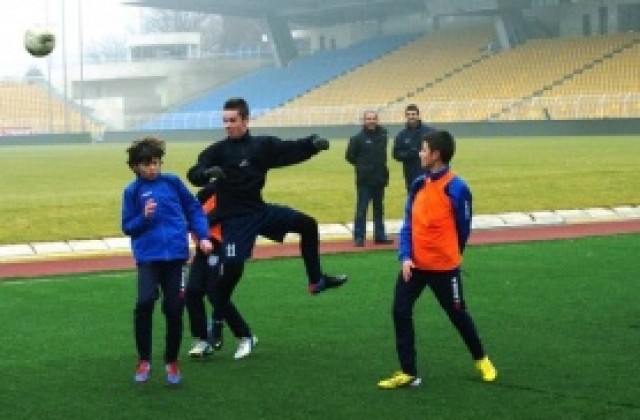 Черноморец победи Нефтохимик с три различни формации