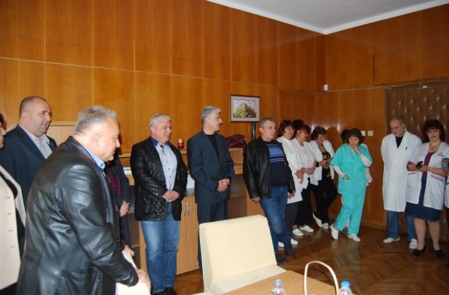 Депутатите от ГЕРБ направиха дарение в горнооряховската болница, срещнаха се с лекарския персонал