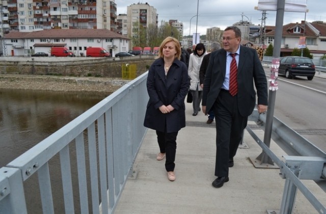 Десислава Терзиева: АМ „Хемус е приоритет на правителството