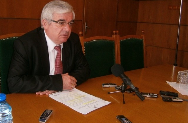 Проф. Стойков: Не е застрашена реализацията на проекта за тролейбусите