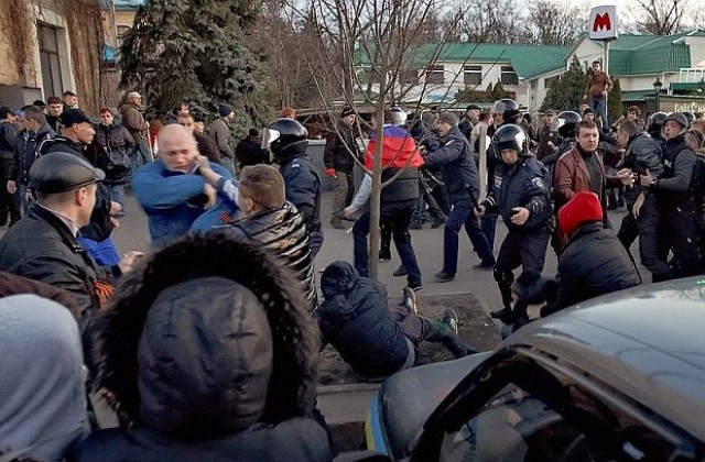 Спокойствие в Харков, полицейска операция в Луганск и Донецк