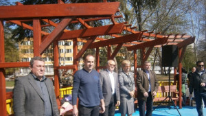 Откриха нова детска площадка до балнеосанаториума в Кюстендил