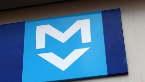 Мъж падна на ескалатор ще съди Метрополитен