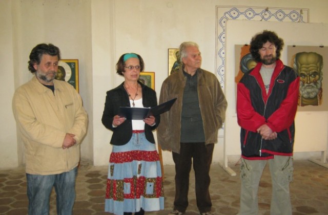 5-ма иконописци с изложба в Дупница