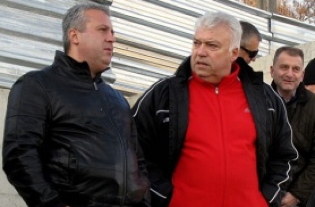 Коко Динев не напуска Локо Пд, обяви Сашо Станков