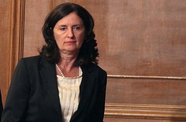 Вицепремиерът Даниела Бобева се среща с бизнеса в Ловешко