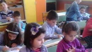 Великденска работилница гостува в русенските училища