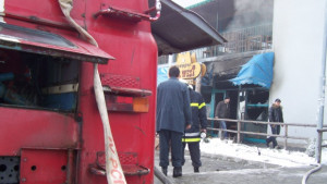 Газова бутилка подпали сграда