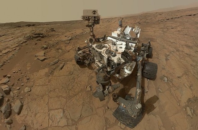 НАСА: Светлините на снимките на Curiosity не са марсианци
