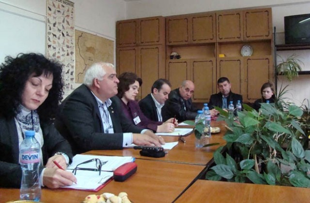 Пенсионери „под прикритие” следят за  безопасността на храните