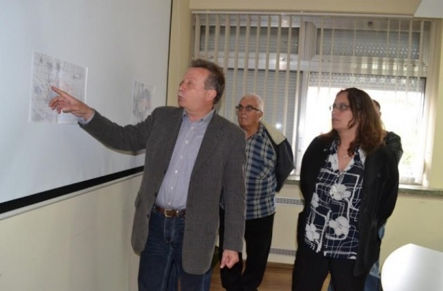 Вариантът за западен обходен път на Казанлък е най-добрият