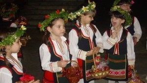Показват обичая Лазаруване в Благоевград