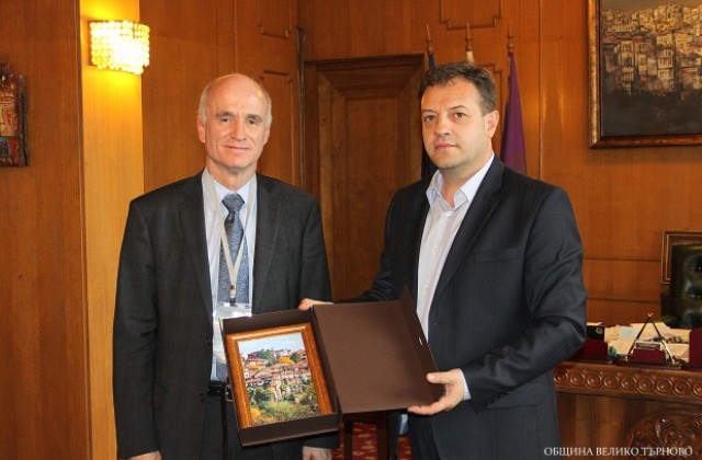 В. Търново ще търси за побратимяване бразилски град