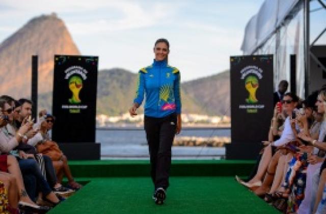 ВИДЕО: Фернанда  Лима представи екипите за доброволците на Мондиала