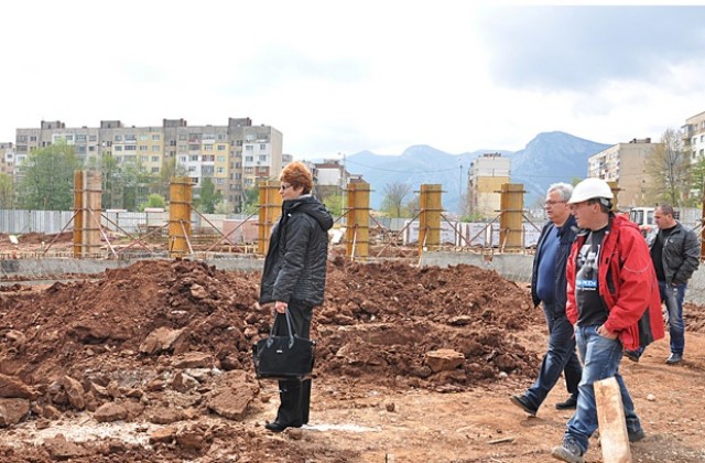 Провериха строителството по проект „Враца – привлекателно място за живеене”