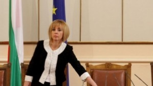 Мая Манолова отговаря на ДНЕС точка по точка