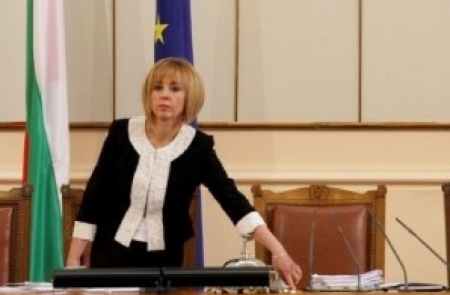 Мая Манолова отговаря на ДНЕС точка по точка