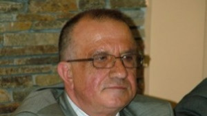 Разлика в един мандат между ГЕРБ и БСП прогнозира Евгени