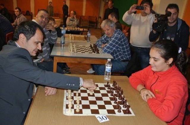 Над 70 мерят сили в шахматен турнир