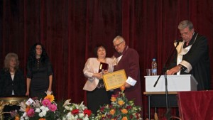 Наградиха със Signum Laudis директора на Врачанския филиал към МУ