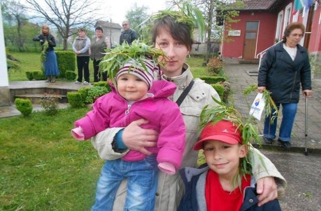 С молитва и върбови клонки отбелязваме Цветница