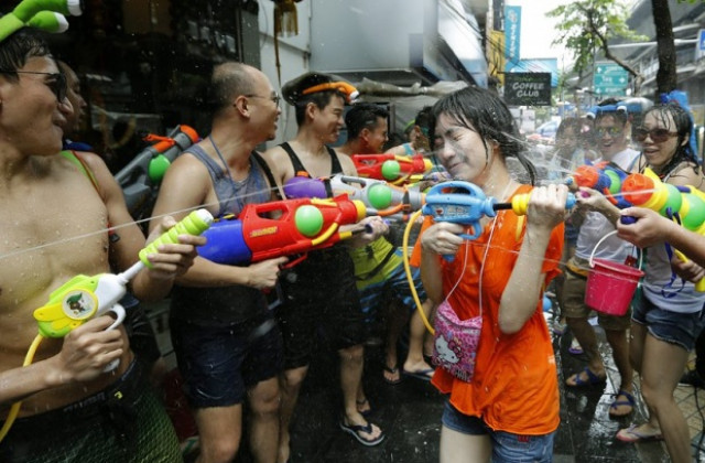 В Тайланд празнуват Новата 2557 година