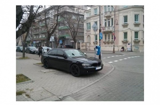 Майки ще протестират заради колите по тротоарите