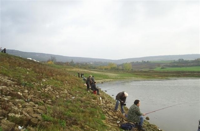 Забраниха любителския риболов