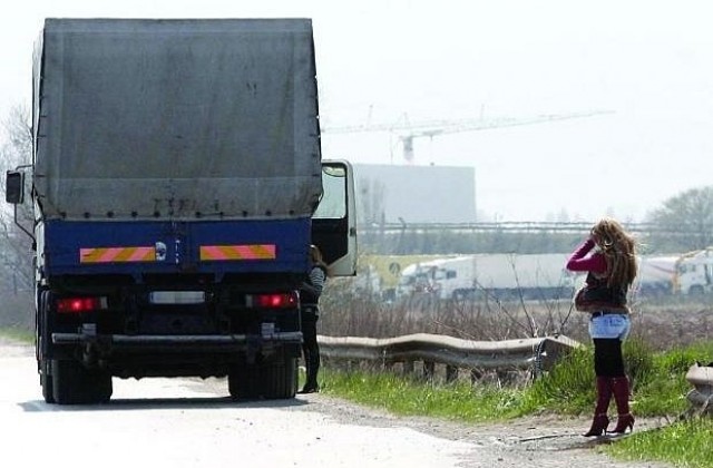 Шест непълнолетни проститутки на отчет към Детска педагогическа стая