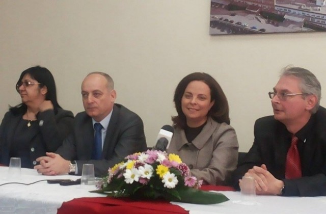 Министър Андреева: Белодробната болница ще работи
