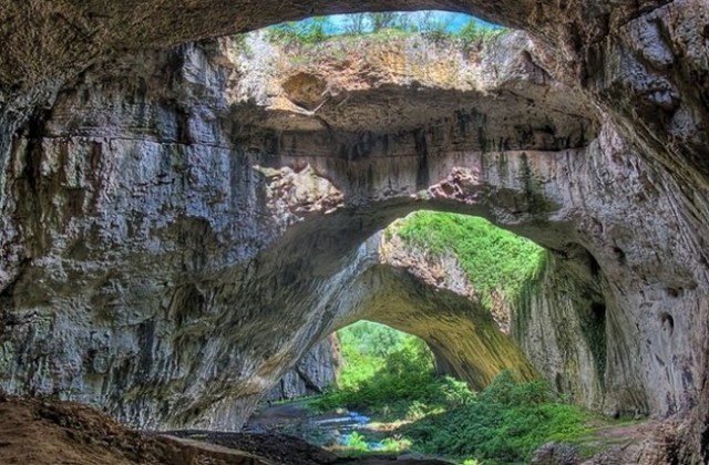 Деветашката пещера вече е част от 100-те национални туристически обекта