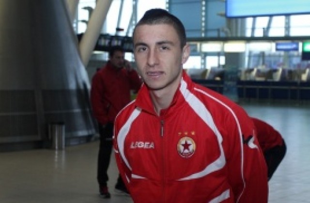 Антон Карачанаков преподписа с ЦСКА