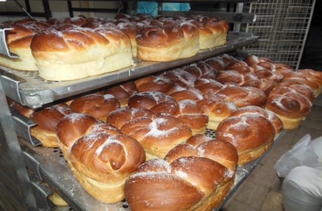 Фурна „Феста отново отвори врата, всеки ден- истински хляб и козунаци