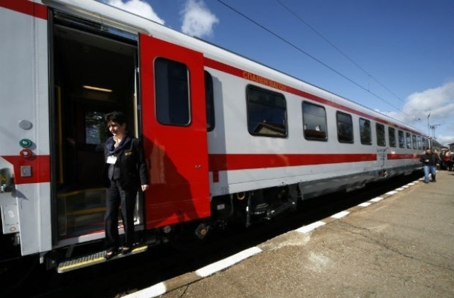 Пускат 139 влака с допълнителни вагони за Великден