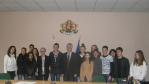 17 годишният Марио Емилов спечели конкурса за есе Моето най