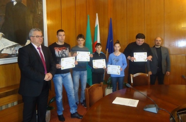 Награди за 45 врачански състезатели